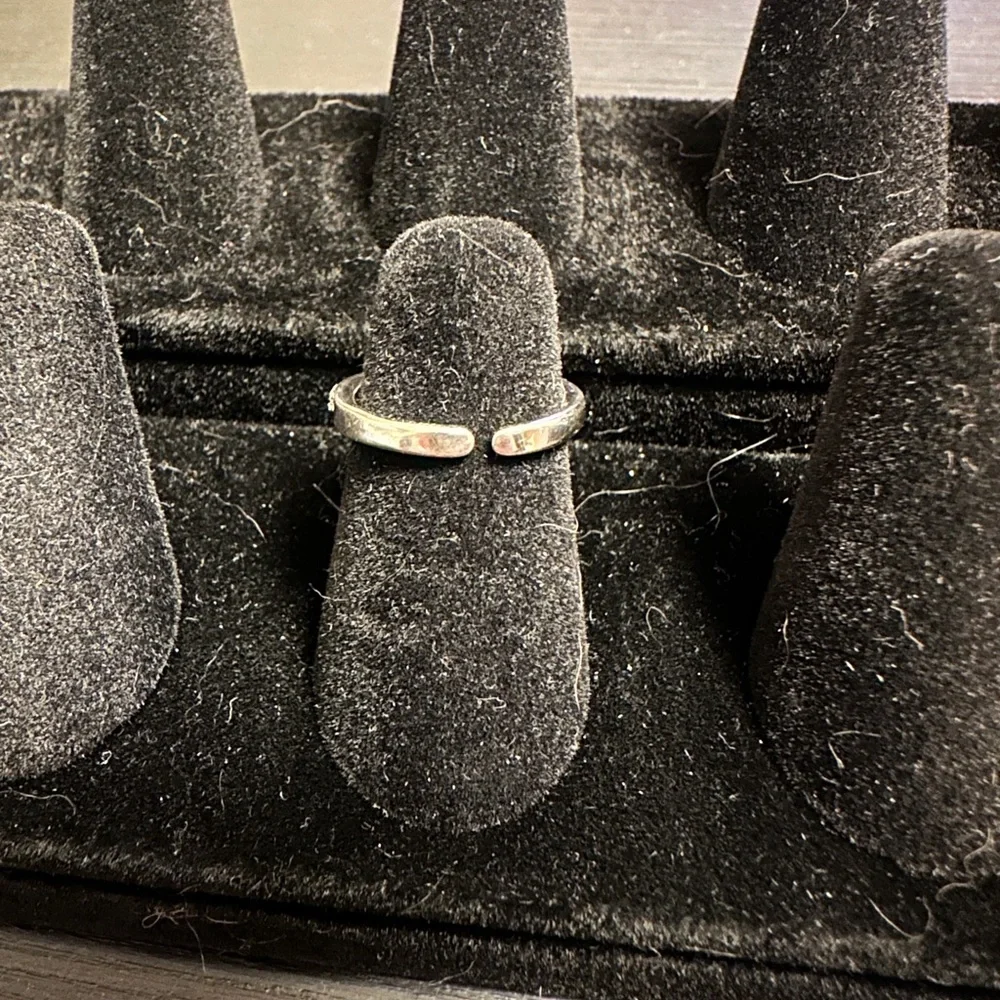 Bomb Party Adjustable Kids Ring size 3-5, Purple Topaz Cz Rhodium Plating - Picture 2 of 3